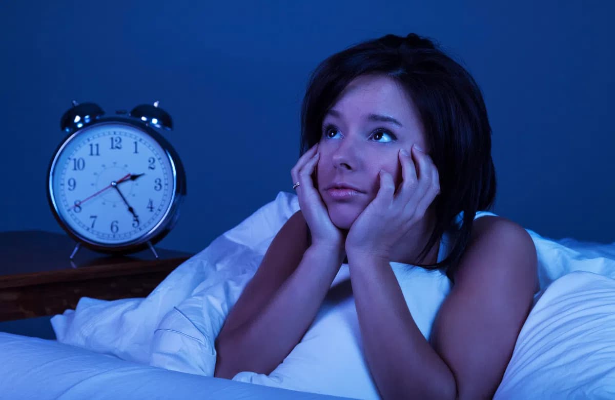 Vì sao bạn có thể bị mất ngủ khi uống trà lá sâm?